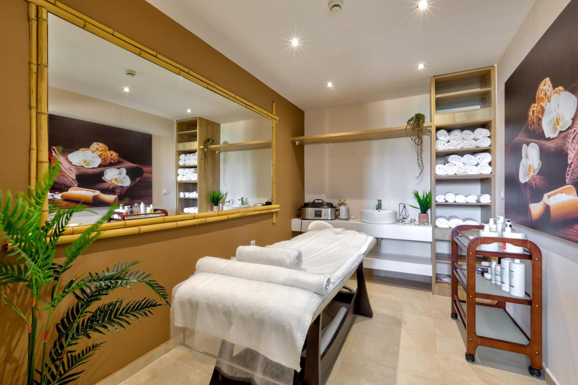 White Olive Premium Laganas Hotel Екстериор снимка